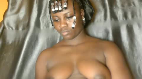 Snapshot of sexy_petitqueen chatting on May 26, 4:19 am sexy_petitqueen online show from May 26, 4:19 am