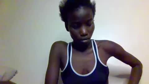 sexy_petittie online show from October 8, 7:11 pm