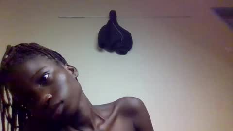 sexy_petittie online show from November 18, 3:23 am