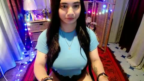 Snapshot of sexy_pussy143 chatting on June 28, 5:57 am angela online show from June 28, 5:57 am