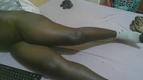 Snapshot of sexy_quincy1 chatting on February 23, 5:12 am Sexy Quincy online show from February 23, 5:12 am