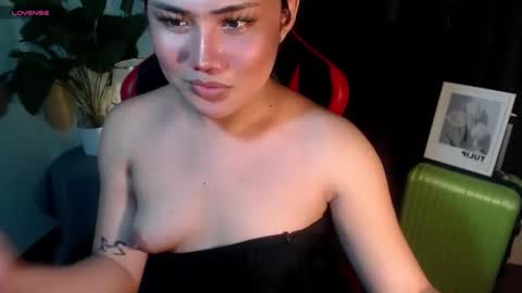 Snapshot of sexy_rc18 chatting on June 5, 11:49 am RC online show from June 5, 11:49 am