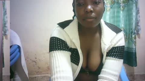 Snapshot of sexy_sandrah chatting on July 29, 4:54 am sexy_sandrah online show from July 29, 4:54 am