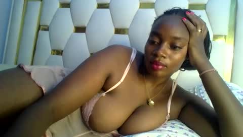 Snapshot of sexy_siera chatting on February 24, 11:10 am laura online show from February 24, 11:10 am