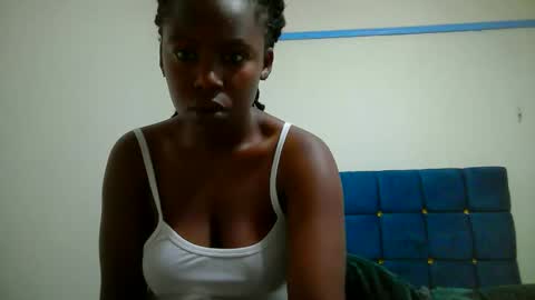 Snapshot of sexy_skyllah chatting on February 4, 7:36 am sexy_skyllah online show from February 4, 7:36 am