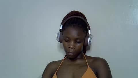 Snapshot of sexy_vennice chatting on August 1, 10:19 pm sexy_vennice online show from August 1, 10:19 pm