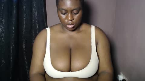 Snapshot of sexy_wet_ria chatting on May 5, 5:48 am ria online show from May 5, 5:48 am
