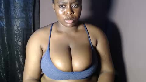 Snapshot of sexy_wet_ria chatting on May 13, 7:39 am ria online show from May 13, 7:39 am