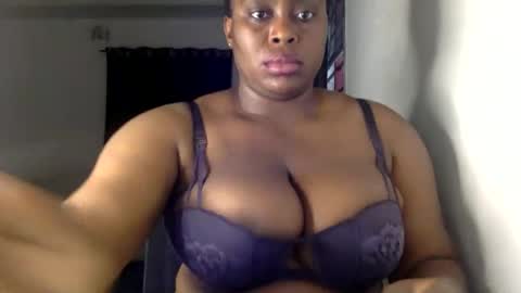 Snapshot of sexy_wet_ria chatting on May 28, 10:01 am ria online show from May 28, 10:01 am
