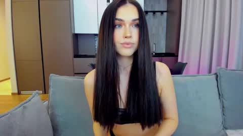 Lou online show from December 8, 9:30 pm