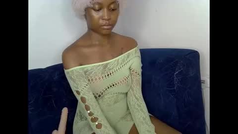 Snapshot of sexyasspetitte_ chatting on June 8, 9:48 pm sexyasspetitte_ online show from June 8, 9:48 pm