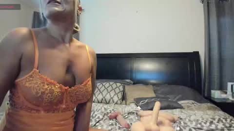 sexybeachmom online show from October 21, 10:32 pm