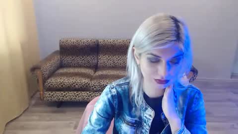 Snapshot of sexybeatriice chatting on January 17, 7:19 am sexybeatriice online show from January 17, 7:19 am