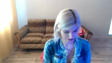 Snapshot of sexybeatriice chatting on March 2, 10:24 am sexybeatriice online show from March 2, 10:24 am