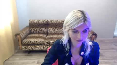 Snapshot of sexybeatriice chatting on October 16, 6:47 am sexybeatriice online show from October 16, 6:47 am