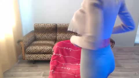 Snapshot of sexybeatriice chatting on October 28, 7:23 am sexybeatriice online show from October 28, 7:23 am