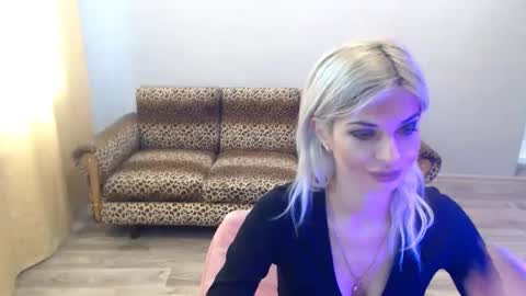 Snapshot of sexybeatriice chatting on November 6, 7:31 am sexybeatriice online show from November 6, 7:31 am