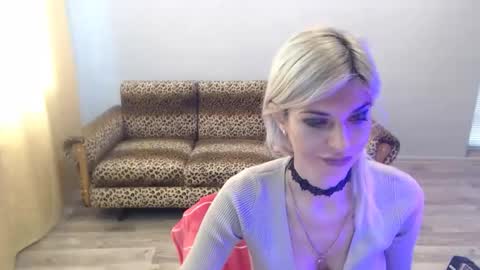 Snapshot of sexybeatriice chatting on November 26, 7:31 am sexybeatriice online show from November 26, 7:31 am