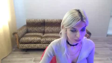 Snapshot of sexybeatriice chatting on December 3, 7:16 am sexybeatriice online show from December 3, 7:16 am