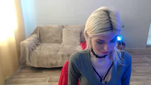 sexybeatriice online show from April 4, 6:22 am