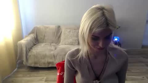 sexybeatriice online show from May 3, 6:19 am