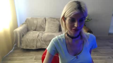 Snapshot of sexybeatriice chatting on July 17, 6:42 am sexybeatriice online show from July 17, 6:42 am