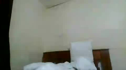 Snapshot of sexybeb25 chatting on August 4, 7:11 am yvonne online show from August 4, 7:11 am