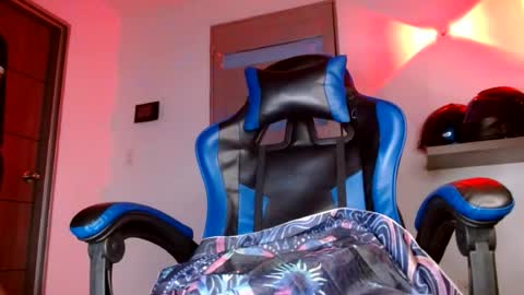 Snapshot of sexyboy_bigclit chatting on July 10, 10:18 am Iker online show from July 10, 10:18 am