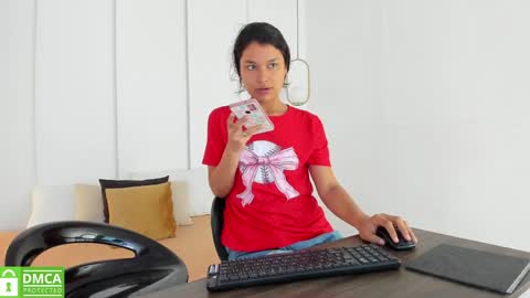 chanell and yina online show from January 29, 12:45 pm