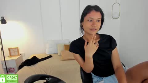 chanell and yina online show from February 18, 3:54 pm