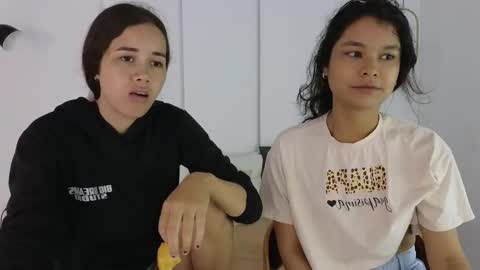 chanell and yina online show from October 5, 1:09 pm