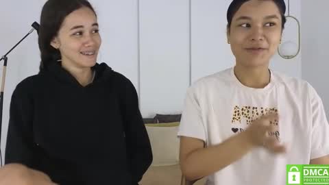 chanell and yina online show from December 5, 1:20 pm