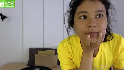 Snapshot of sexychanell_18 chatting on June 4, 1:39 pm chanell and yina online show from June 4, 1:39 pm