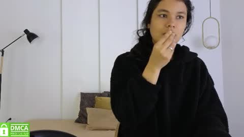 chanell and yina online show from June 18, 1:37 pm
