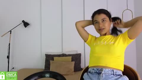 chanell and yina online show from June 26, 1:37 pm