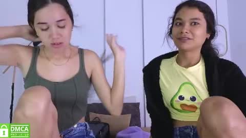 chanell and yina online show from July 22, 1:47 pm