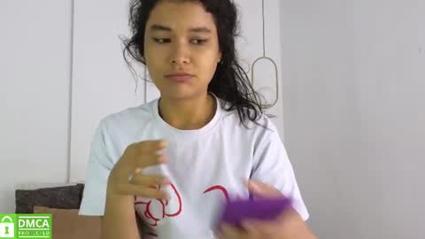 chanell and yina online show from July 23, 1:53 pm