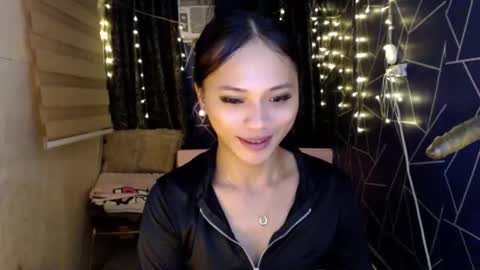 Miss Cheng online show from November 24, 7:35 pm