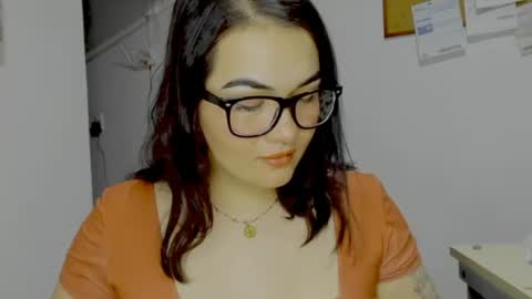Snapshot of sexychubbyanna chatting on July 13, 4:48 am sexychubbyanna online show from July 13, 4:48 am