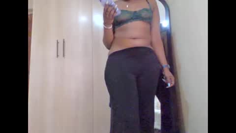 Snapshot of sexycookien chatting on April 2, 9:51 am SexyCookieN online show from April 2, 9:51 am