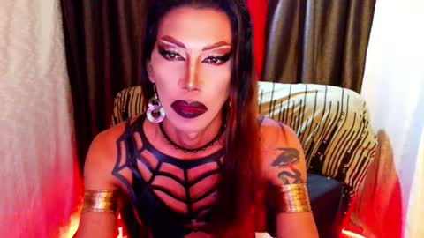 Snapshot of sexydevine_34 chatting on July 23, 1:58 am Devine online show from July 23, 1:58 am