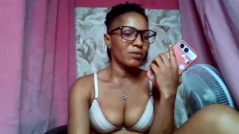 sexydoll32 online show from July 12, 12:18 pm