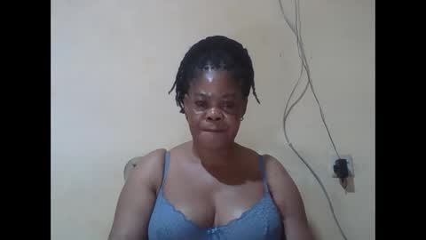 Snapshot of sexydove2 chatting on May 11, 2:50 am EMILY online show from May 11, 2:50 am