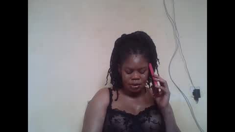 Snapshot of sexydove2 chatting on May 28, 7:05 am EMILY online show from May 28, 7:05 am