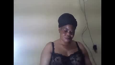 Snapshot of sexydove2 chatting on June 4, 2:50 am EMILY online show from June 4, 2:50 am