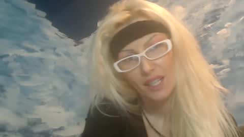 Snapshot of sexyeni chatting on December 11, 3:02 am ENI pvt moan your name WHEN I M NOT online you tell me in SNAPCHAT deal yes add me... FREE TWITTER magiconline101...... online show from December 11, 3:02 am