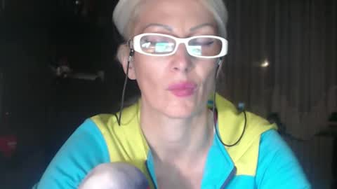 Snapshot of sexyeni chatting on September 21, 8:43 pm ENI pvt moan your name WHEN I M NOT online you tell me in SNAPCHAT deal yes add me... FREE TWITTER magiconline101...... online show from September 21, 8:43 pm