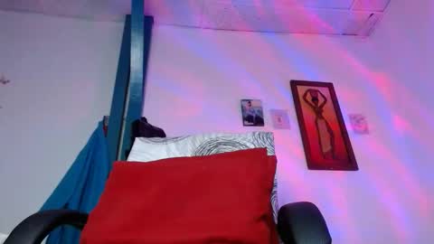 Mary online show from April 24, 9:34 am