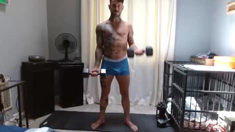 Snapshot of sexyfitdaddy chatting on May 31, 4:47 pm Sexy Fit Daddy online show from May 31, 4:47 pm