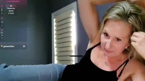 Snapshot of sexyfloridamilf chatting on May 7, 2:22 pm LisaisLuscious online show from May 7, 2:22 pm
